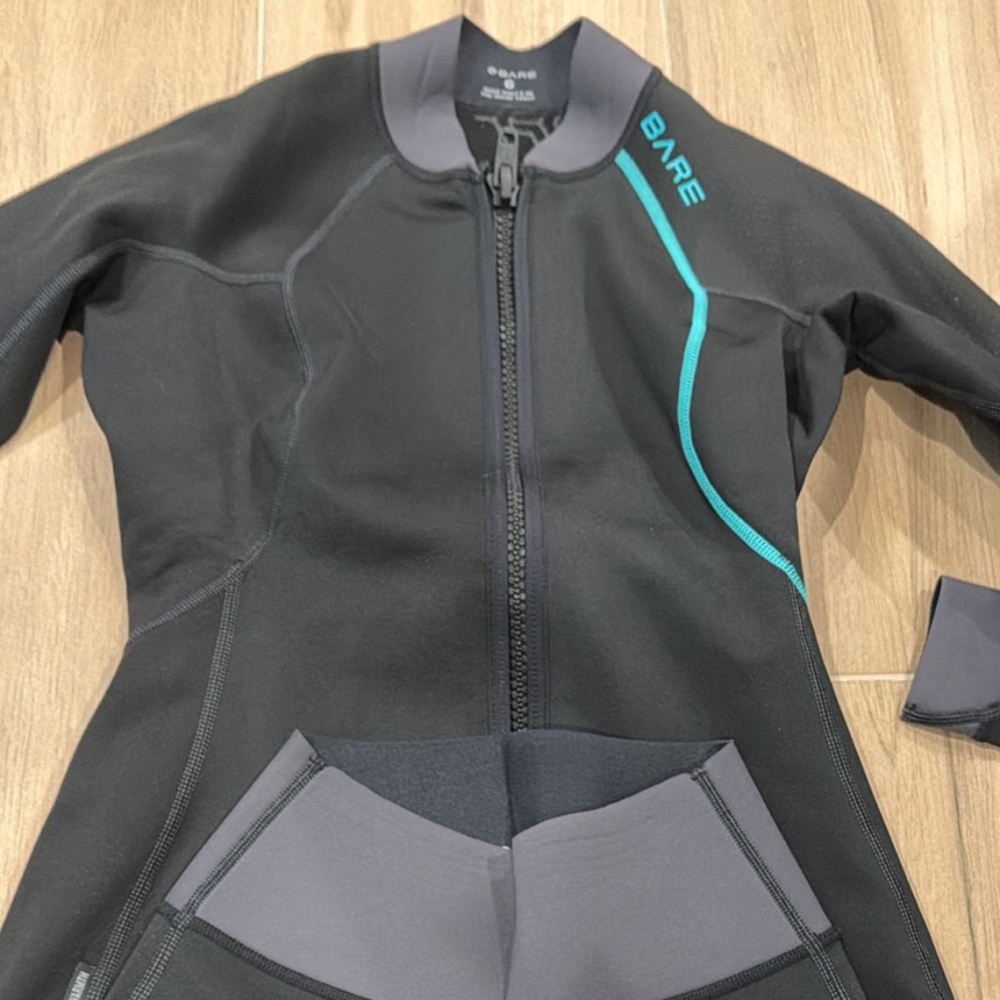 Bare Dive Suit